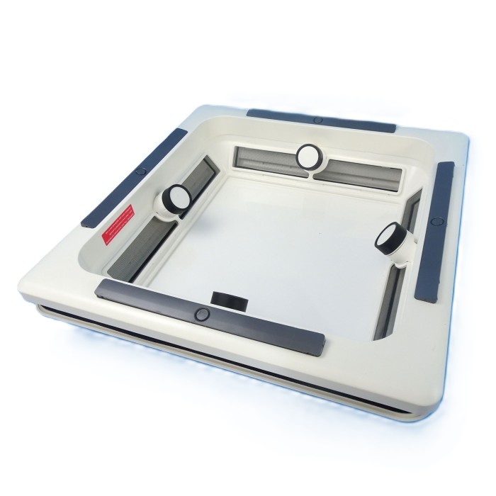 f-Camec-4-Seasons-Evolution-Roof-Hatchl internal view